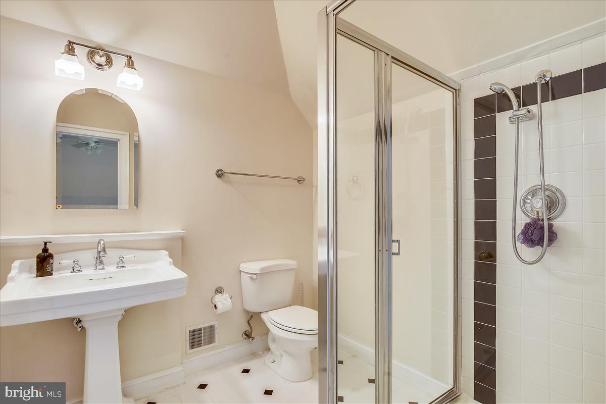 9002 Ridge Lane Vienna, VA 22182 - Photo 48 of 76 En Suite Bathroom 4
