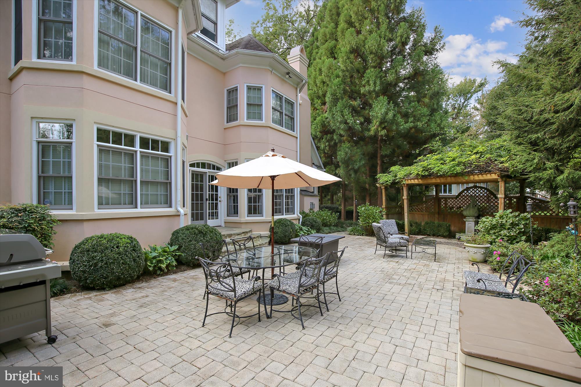 9002 Ridge Lane Vienna, VA 22182 - Photo 58 of 76 Patio View 2