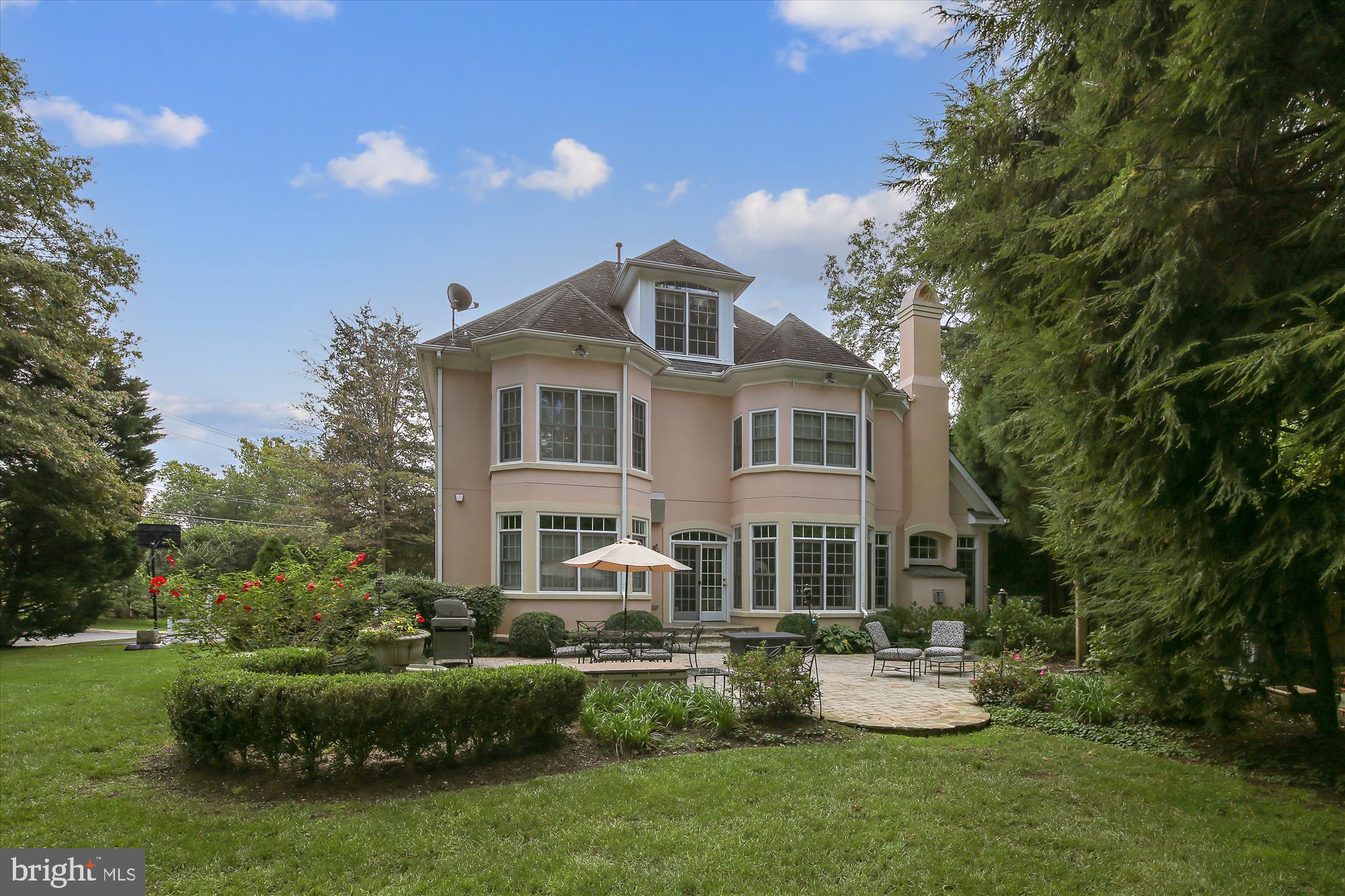 9002 Ridge Lane Vienna, VA 22182 - Photo 62 of 76 Beautifully Landscaped Gardens
