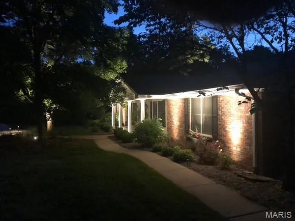 $419,900 | 127 White Oak Estates Drive, Troy, MO 63379