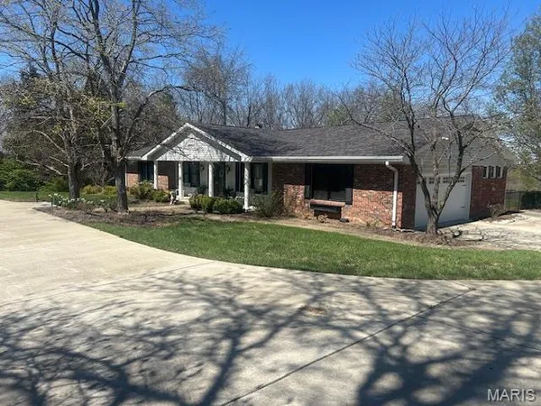 $419,900 | 127 White Oak Estates Drive, Troy, MO 63379