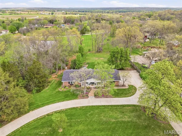 $419,900 | 127 White Oak Estates Drive, Troy, MO 63379