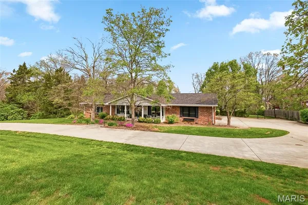 $419,900 | 127 White Oak Estates Drive, Troy, MO 63379