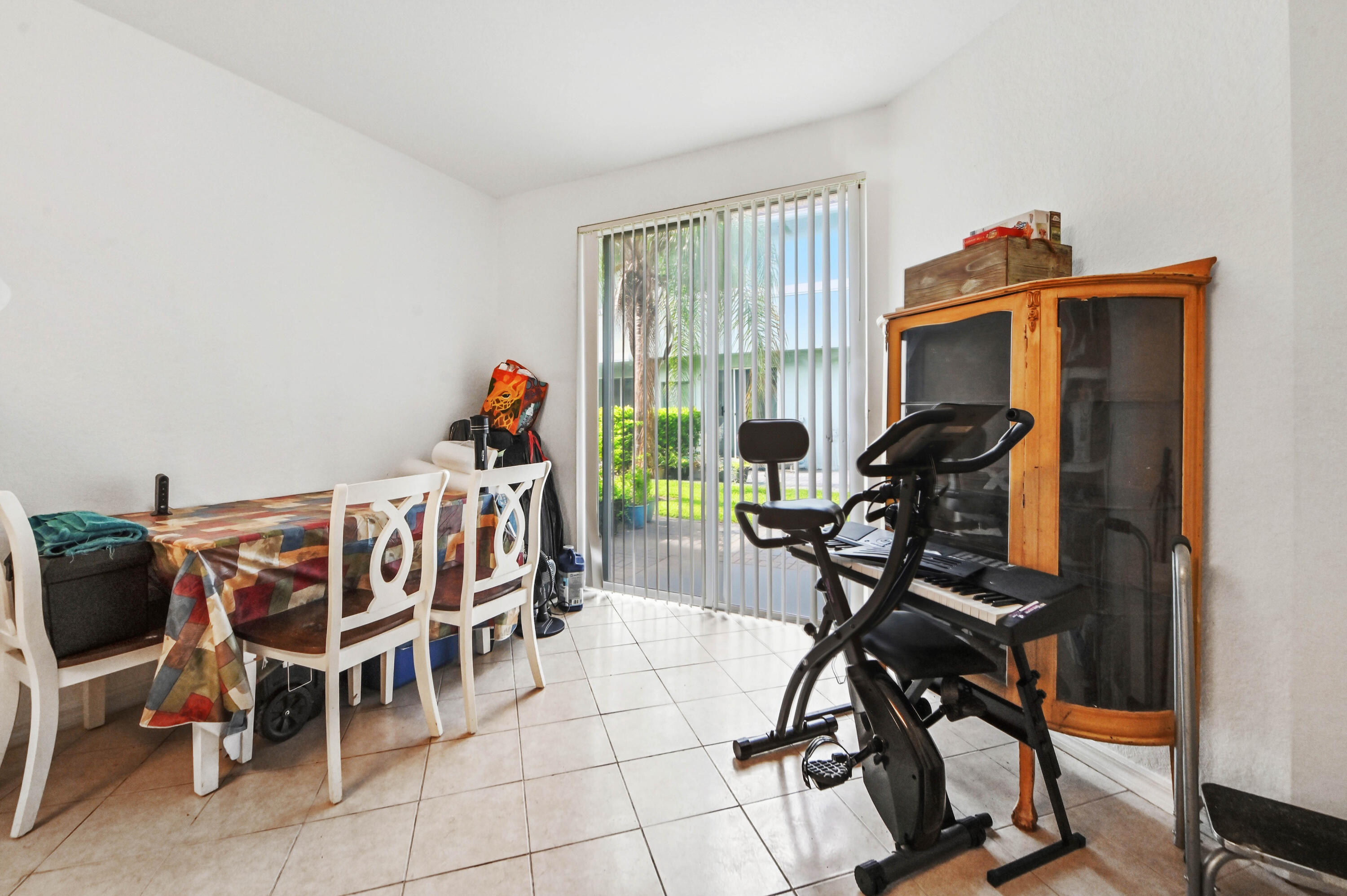 1941 Gardenia Court Riviera Beach, FL 33404 - Photo 9 of 24 11 Dining area 01
