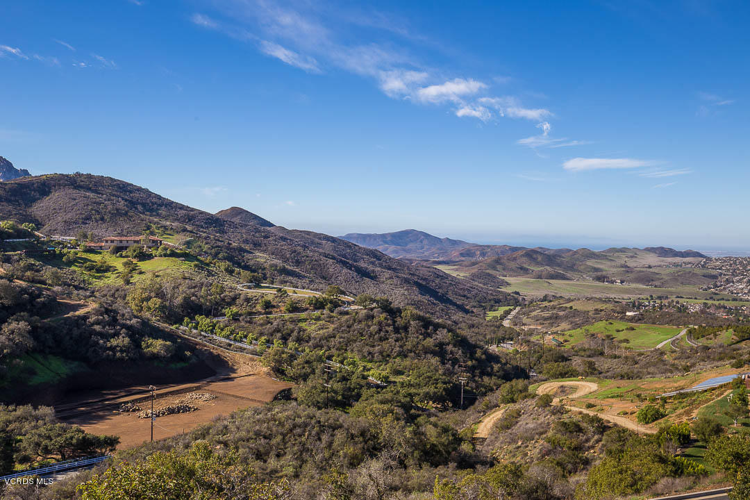 2551 White Stallion Road Thousand Oaks, CA 91361 - Photo 24 of 41 a view of a city with mountains in the background