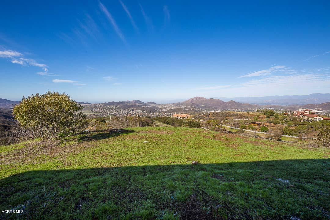 2551 White Stallion Road Thousand Oaks, CA 91361 - Photo 25 of 41 a view of an ocean from a yard