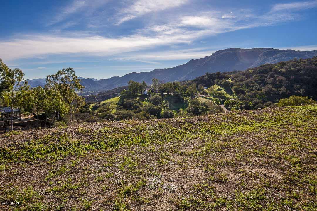 2551 White Stallion Road Thousand Oaks, CA 91361 - Photo 34 of 41 a view of a town with mountains in the background