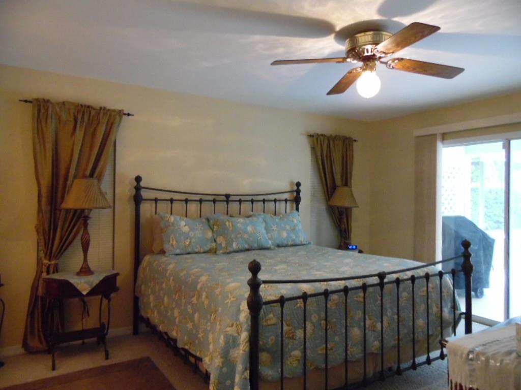 566 Date Palm Road Vero Beach, FL 32963 - Photo 12 of 18 Gallery Image 12