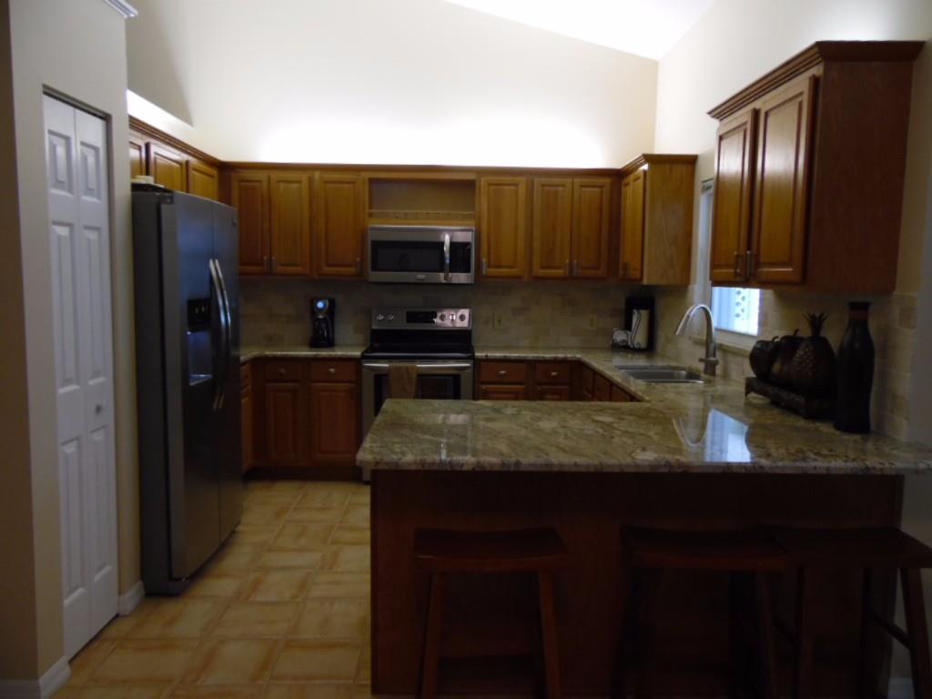 566 Date Palm Road Vero Beach, FL 32963 - Photo 3 of 18 Gallery Image 3