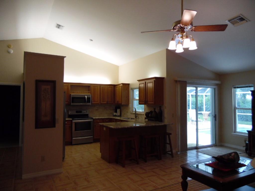 566 Date Palm Road Vero Beach, FL 32963 - Photo 5 of 18 Gallery Image 5