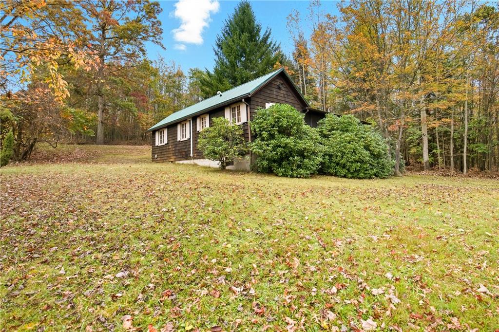 170 Fox Hill Road Meyersdale, PA 15552 - Photo 25 of 43 a backyard of a house with large trees