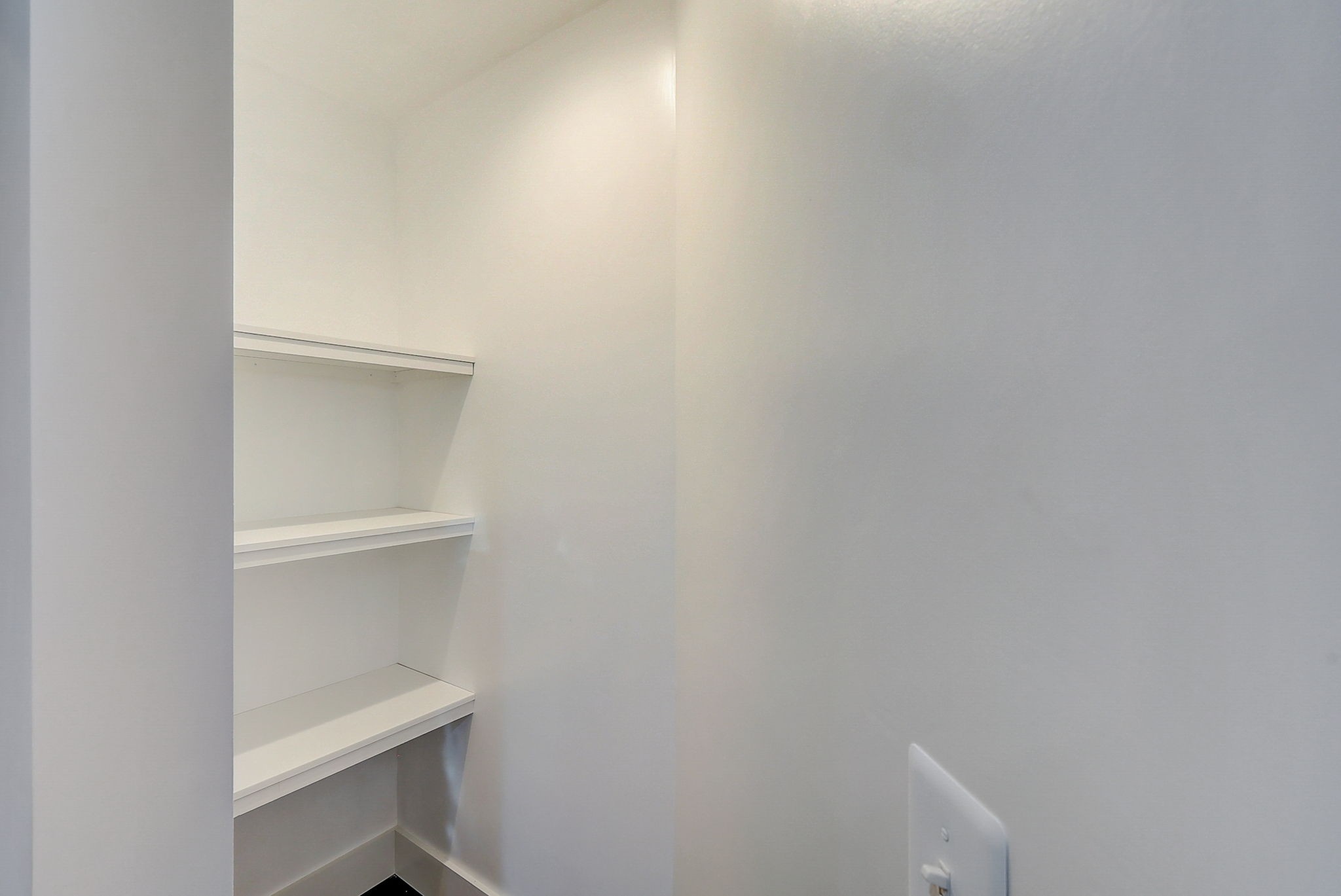 280 Dean Road Clarksville, TN 37040 - Photo 14 of 33 a view of an empty walk in closet