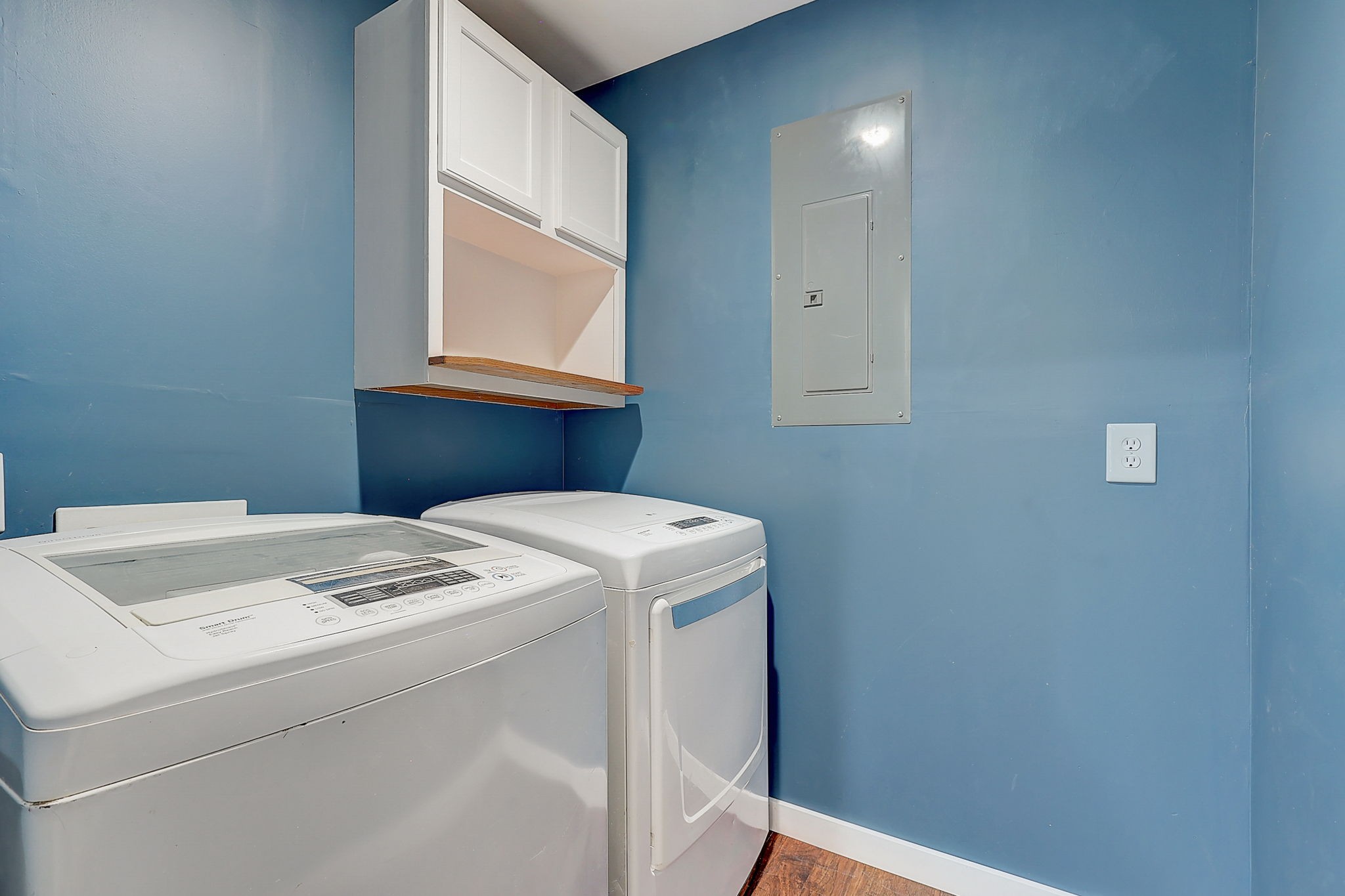280 Dean Road Clarksville, TN 37040 - Photo 15 of 33 a utility room with dryer and washer