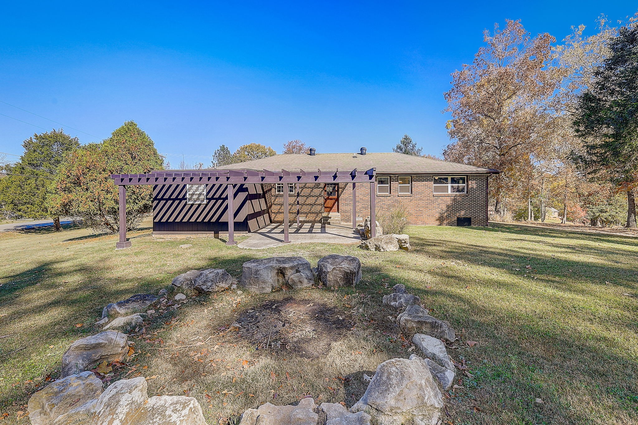 280 Dean Road Clarksville, TN 37040 - Photo 31 of 33 a view of a house with a yard