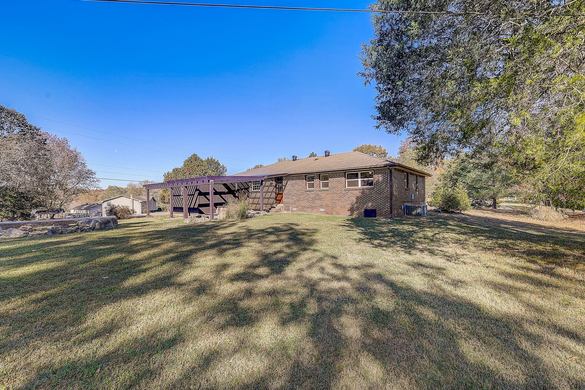 280 Dean Road Clarksville, TN 37040 - Photo 32 of 33 a front view of a house with a yard