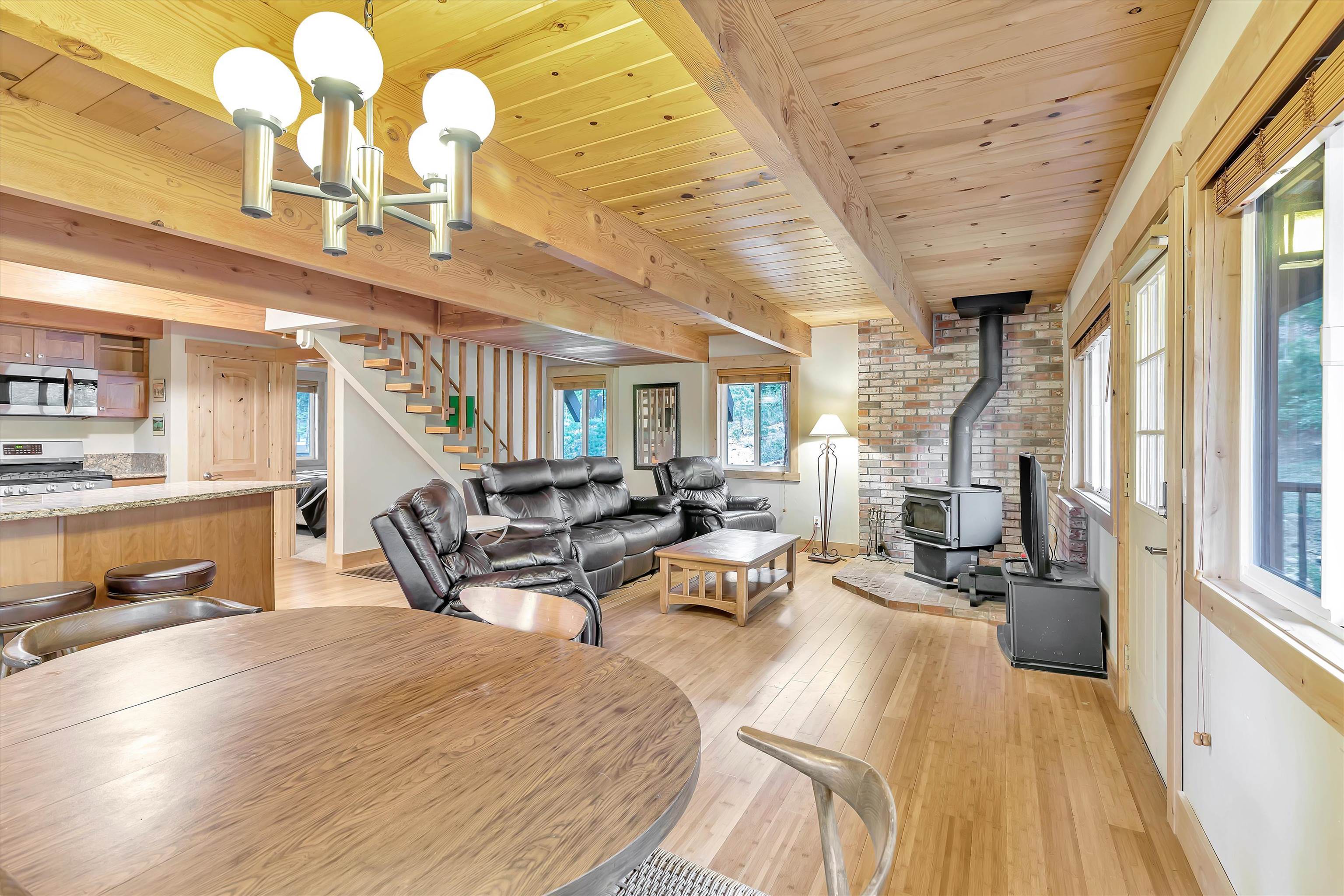 505 Granite Road Carnelian Bay, CA 96140 - Photo 5 of 20 a living room with patio furniture