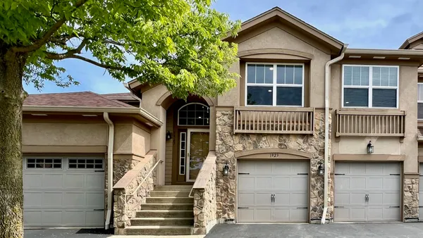 $3,700 | 1923 East Byman Lane, Vernon Hills, IL 60061
