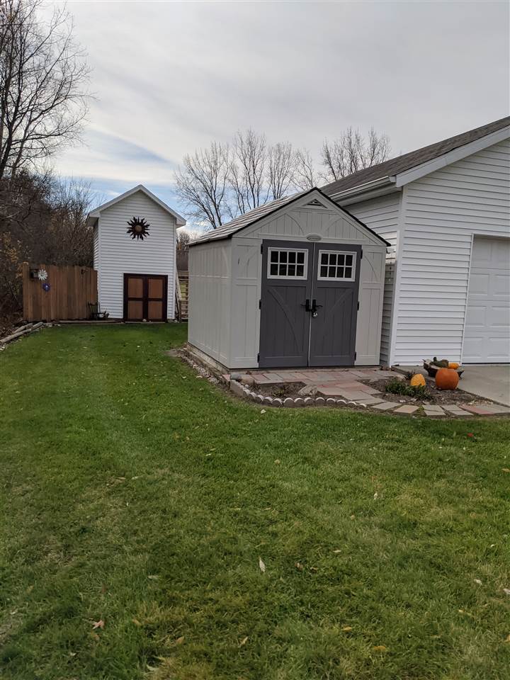 1912 East Coggins Road Pinconning, MI 48650 - Photo 9 of 28