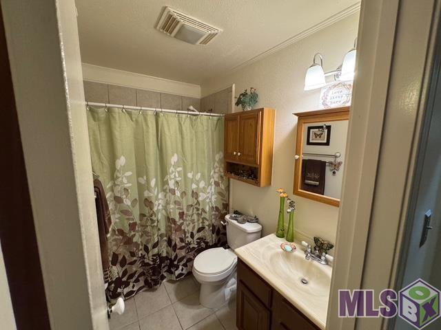 10219 Cashel Avenue, Unit 2 Baton Rouge, LA 70815 - Photo 13 of 21 Master Bath