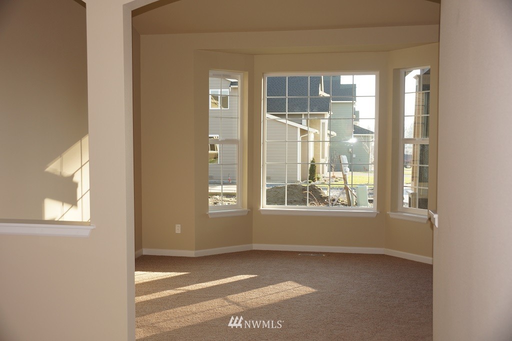778 Queen Avenue Northeast Renton, WA 98056 - Photo 9 of 10 Gallery Image 9