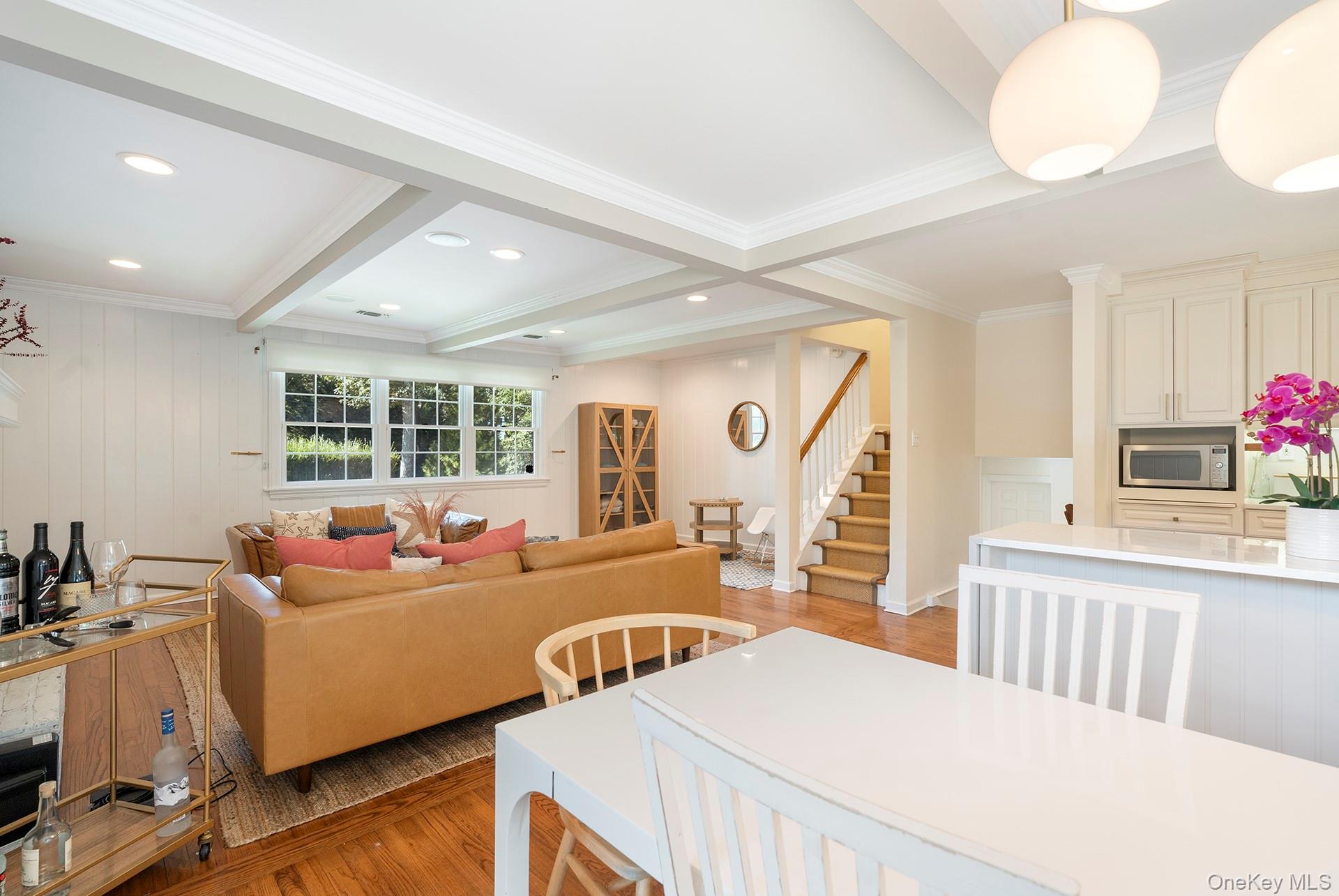 44 Midhampton Avenue Quogue, NY 11942 - Photo 11 of 24 Great Room