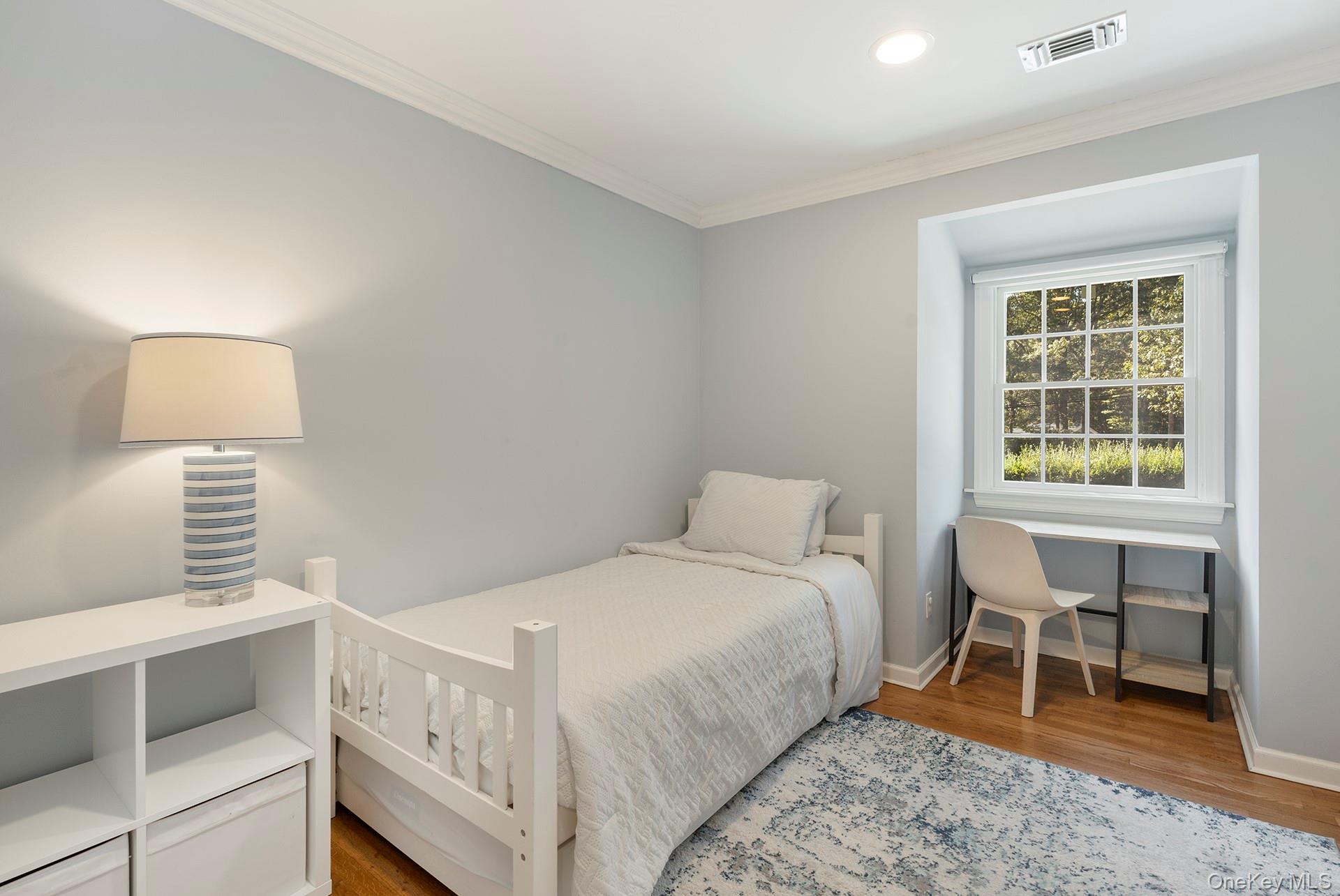 44 Midhampton Avenue Quogue, NY 11942 - Photo 19 of 24 Guest Bedroom