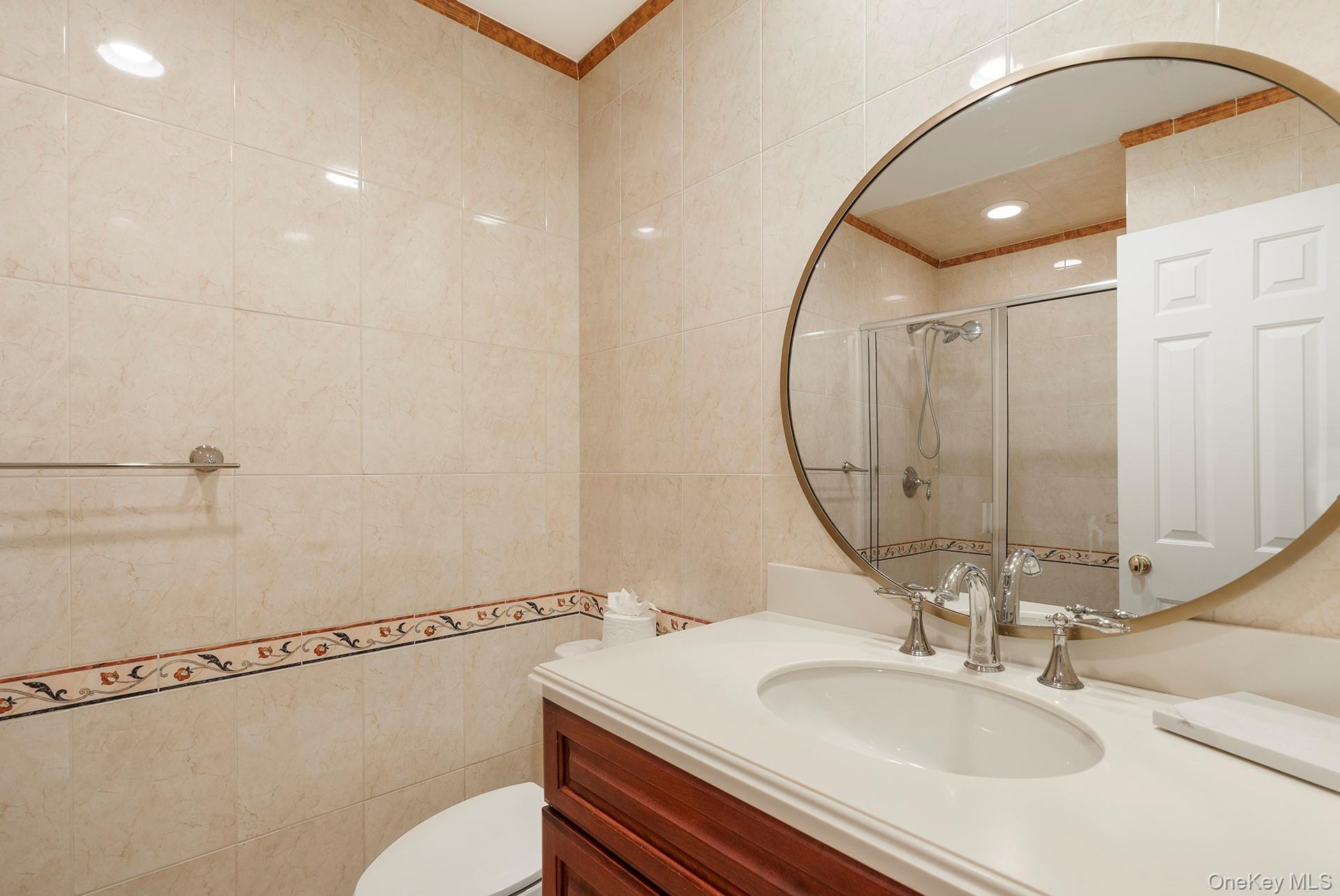 44 Midhampton Avenue Quogue, NY 11942 - Photo 20 of 24 Guest Bathroom