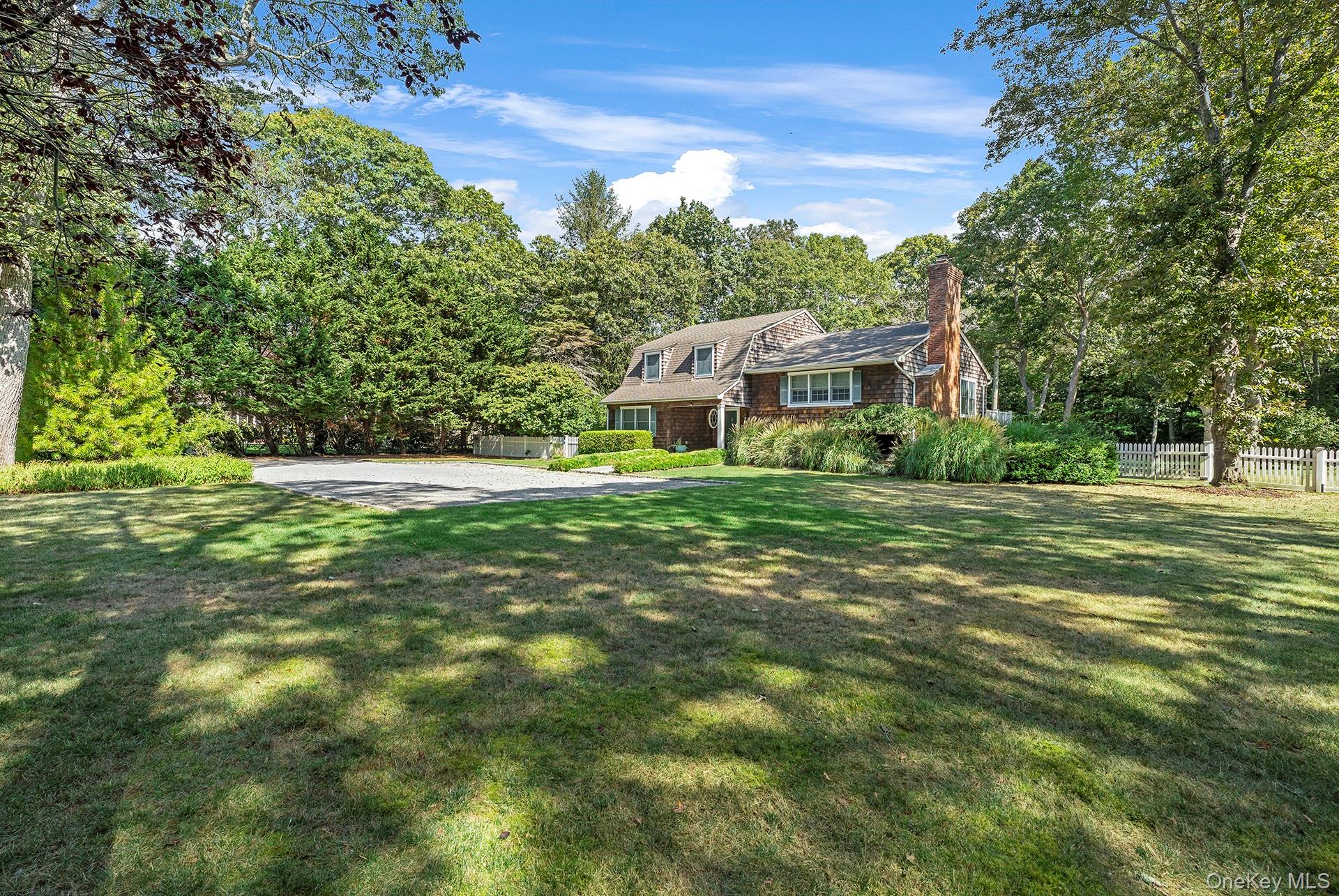 44 Midhampton Avenue Quogue, NY 11942 - Photo 2 of 24 Front Lawn
