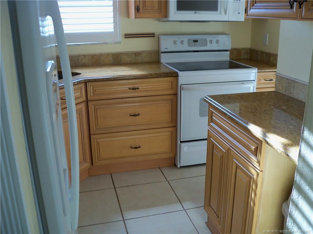 1985 Southwest Palm City Road, Unit 44A Stuart, FL 34994 - Photo 6 of 27 Gallery Image 6