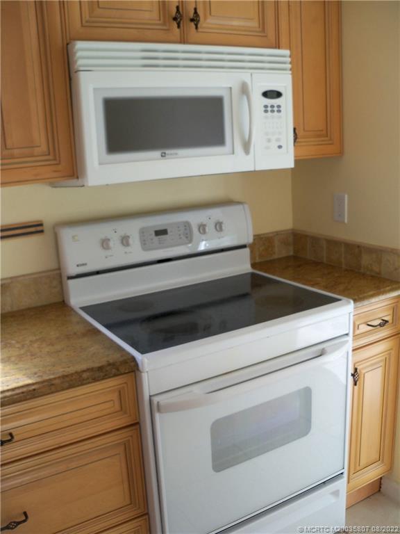 1985 Southwest Palm City Road, Unit 44A Stuart, FL 34994 - Photo 7 of 27 Gallery Image 7