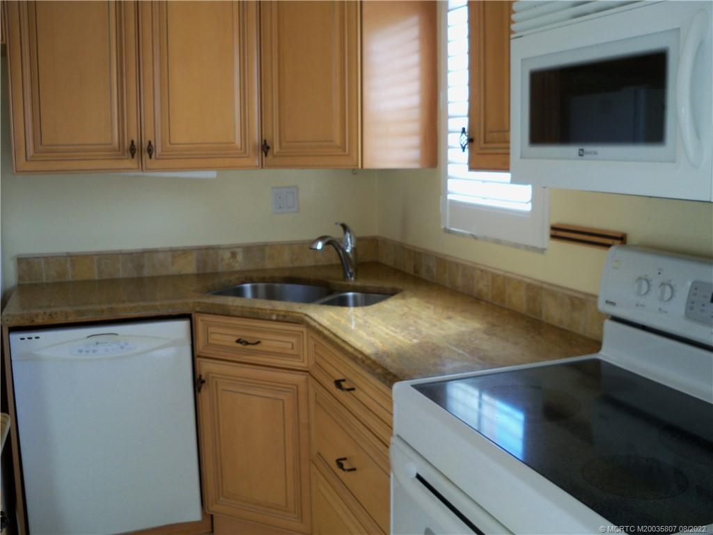 1985 Southwest Palm City Road, Unit 44A Stuart, FL 34994 - Photo 9 of 27 Gallery Image 9