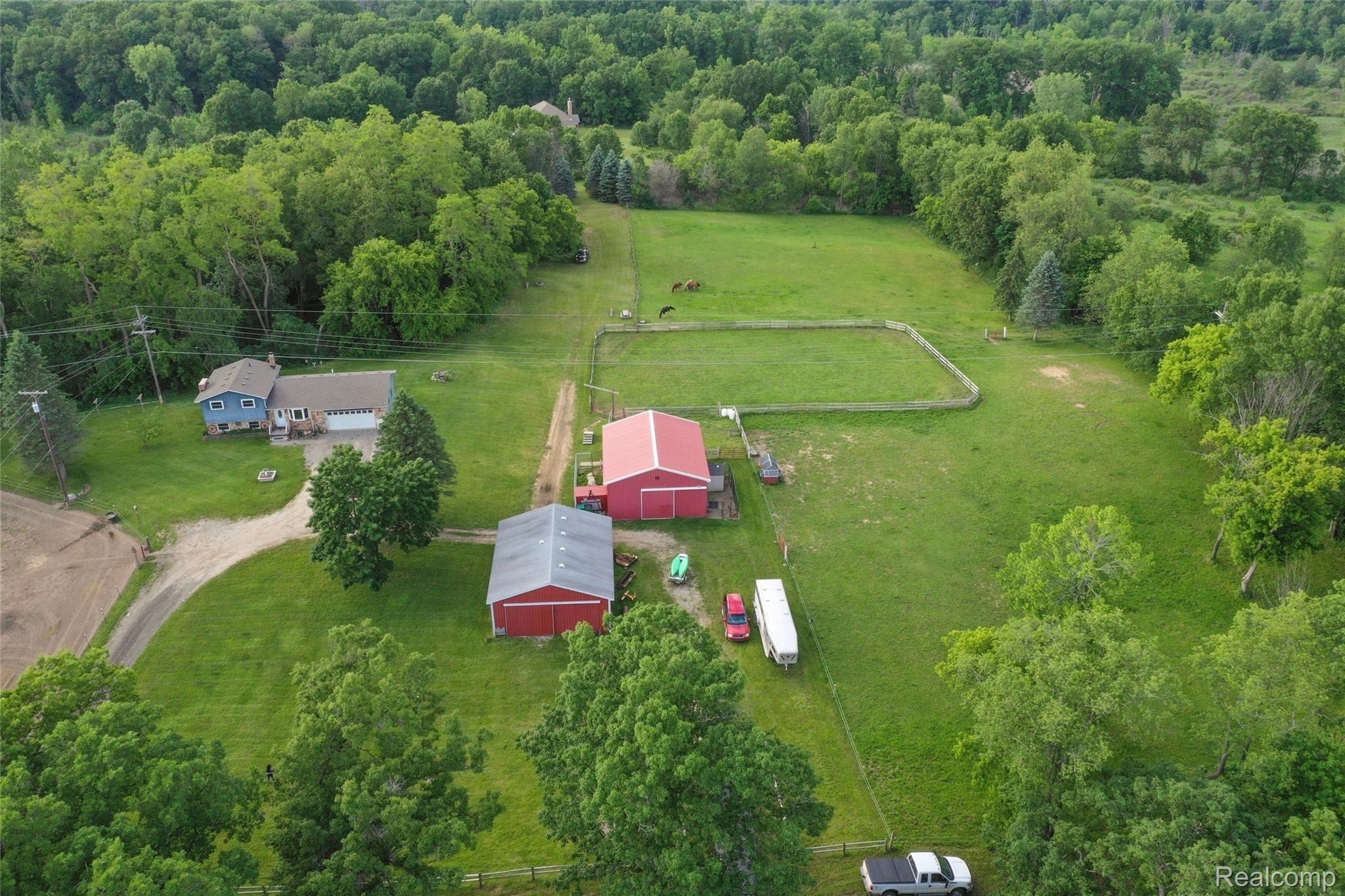 650 Munger Road Holly, MI 48442 - Photo 3 of 47 drone-8.JPG