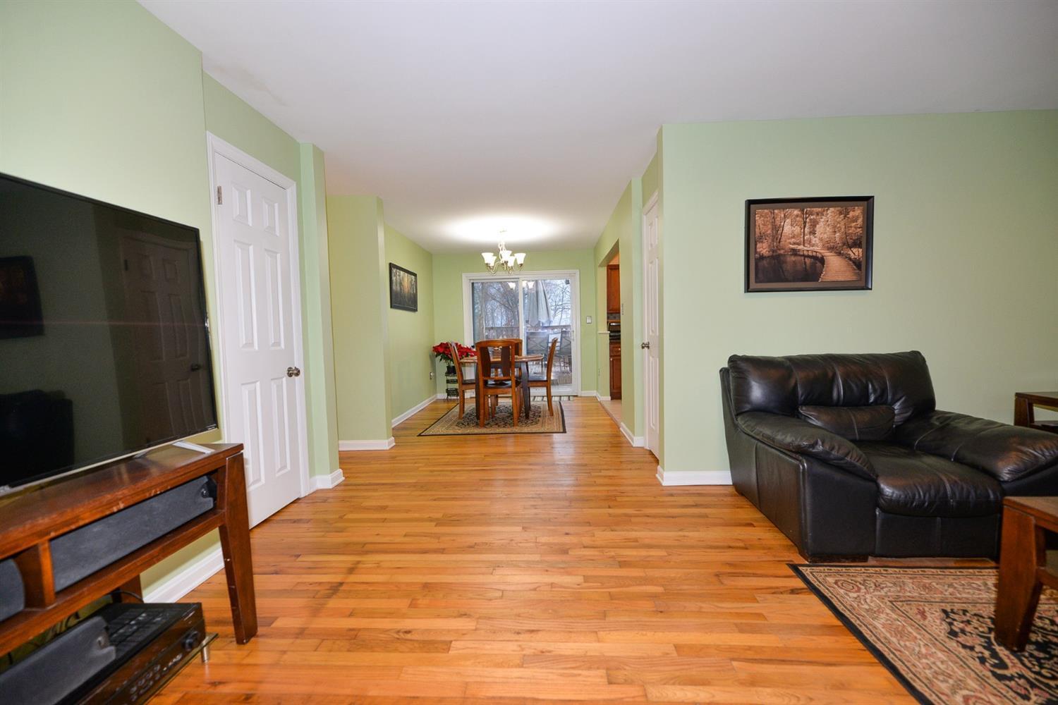 4392 Aicholtz Road Cincinnati, OH 45245 - Photo 6 of 32 Gallery Image 6