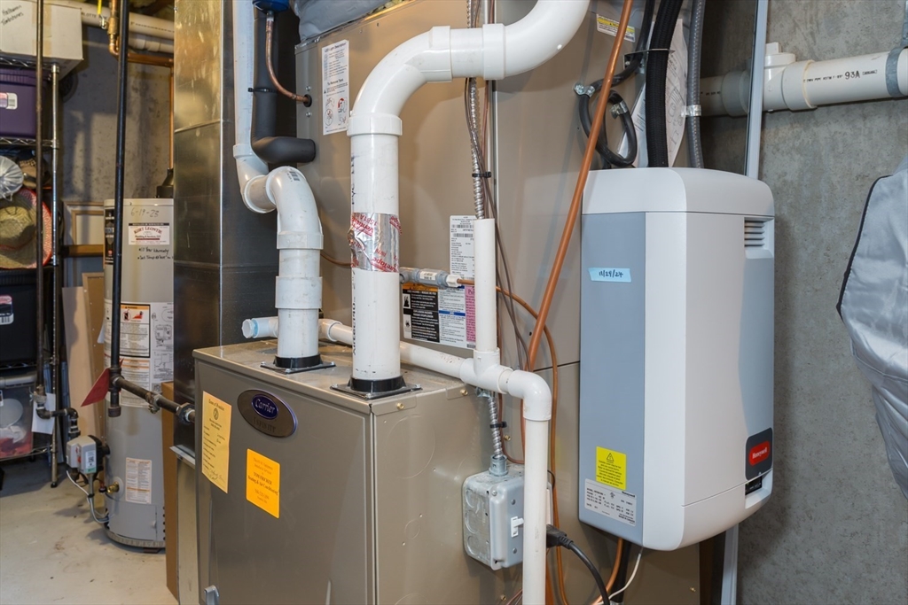 5 Wadsworth Farm Road Franklin, MA 02038 - Photo 29 of 42 a utility room with dryer and washer