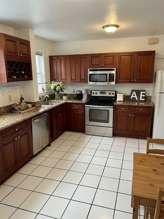 14 Hammondswood Road, Unit 2 Newton, MA 02467 - Photo 4 of 12