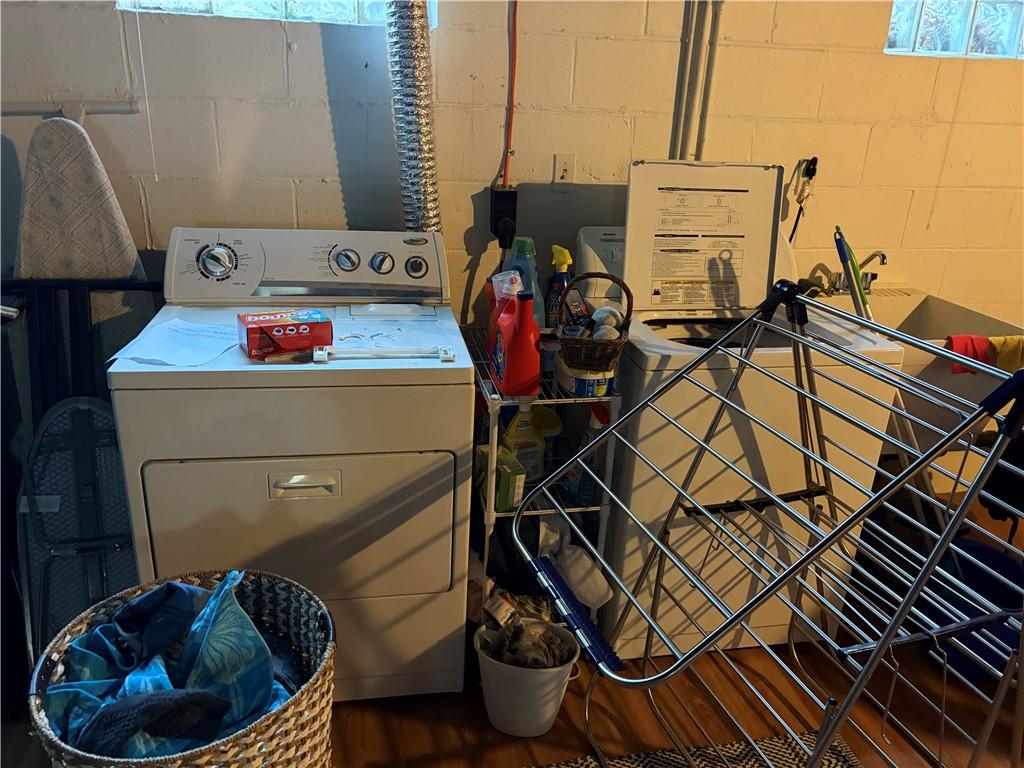 359 Dorseyville Road Pittsburgh, PA 15215 - Photo 25 of 29 a utility room with dryer and washer