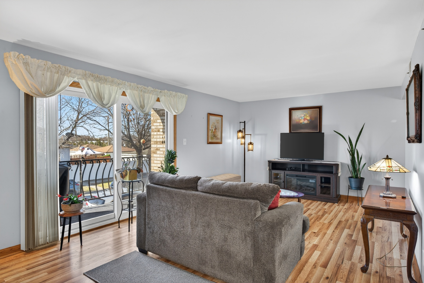 6056 South Keating Avenue, Unit 2E Chicago, IL 60629 - Photo 9 of 23