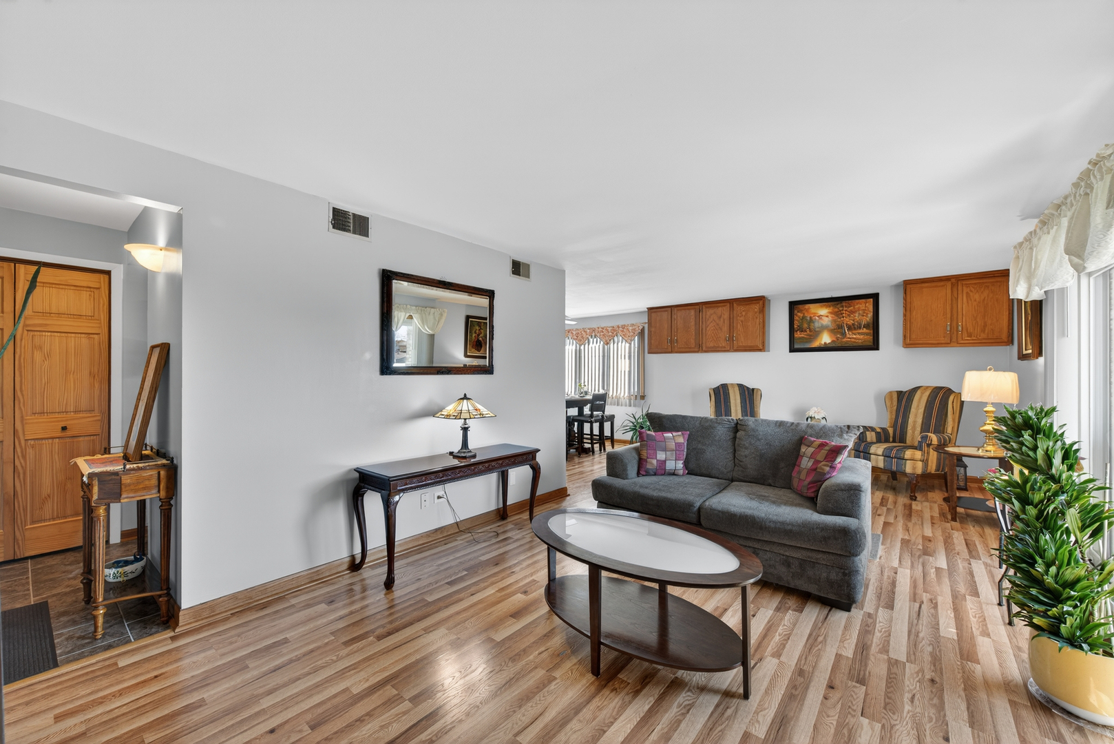 6056 South Keating Avenue, Unit 2E Chicago, IL 60629 - Photo 10 of 23