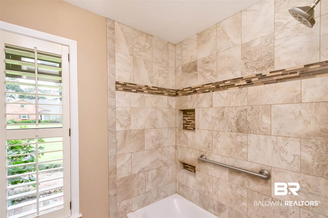 5621 Regency Oaks Drive North Mobile, AL 36609 - Photo 25 of 48
