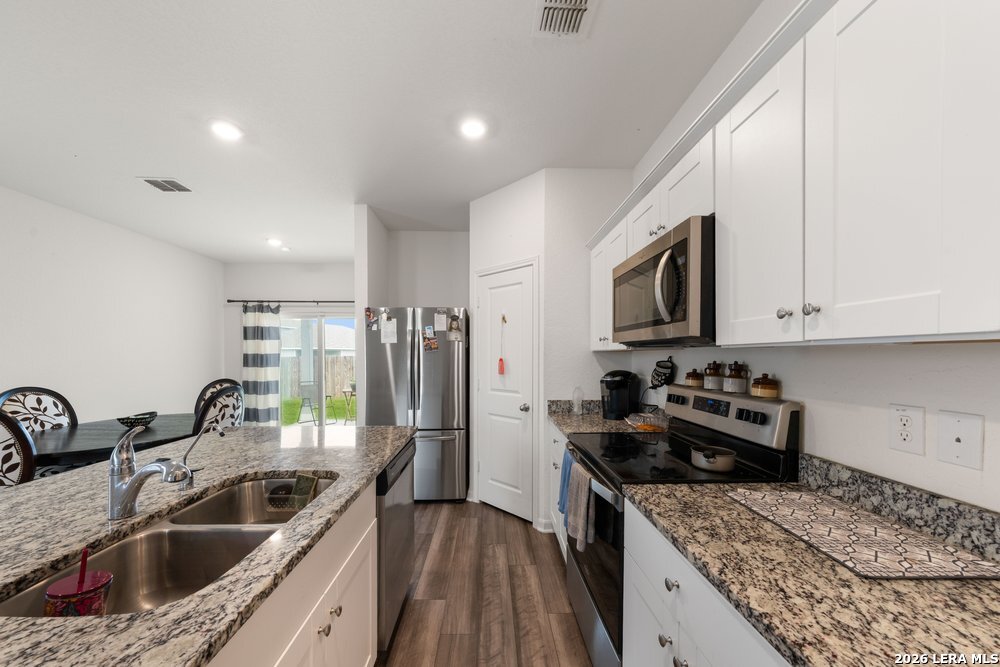 5811 Rue Picasso Converse, TX 78109 - Photo 11 of 23