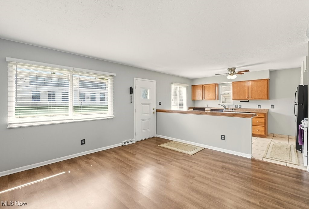 3416 Snow Road Cleveland, OH 44134 - Photo 5 of 38