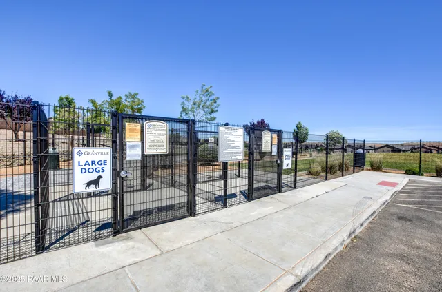 a view of a tennis court