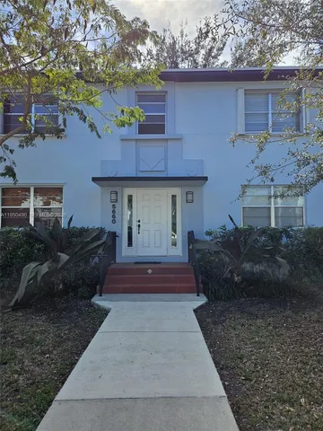 $2,700 | 5660 Southwest 78th Street, Unit 6A, Miami, FL 33143