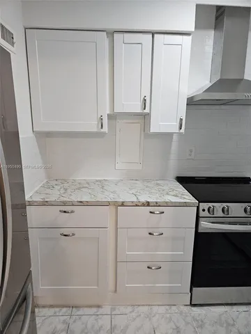 $2,700 | 5660 Southwest 78th Street, Unit 6A, Miami, FL 33143