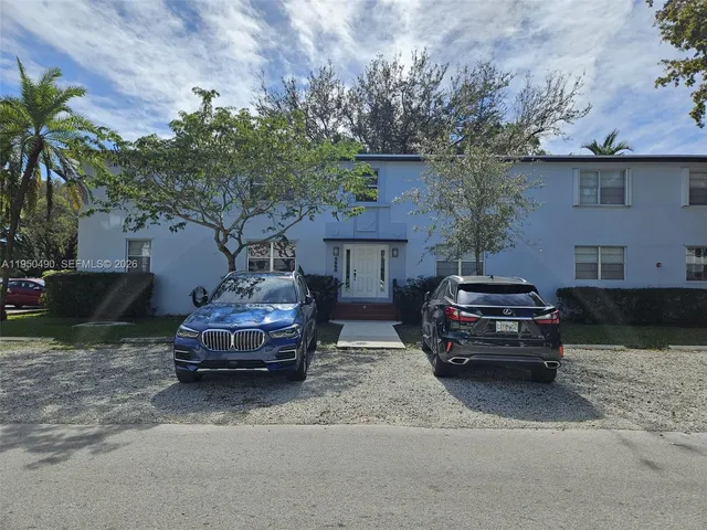 $2,700 | 5660 Southwest 78th Street, Unit 6A, Miami, FL 33143