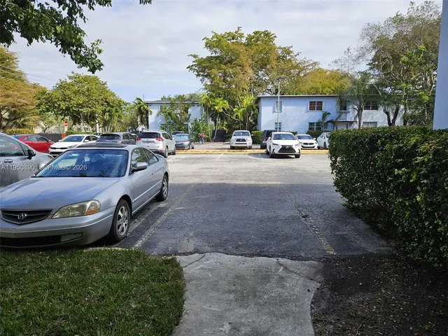 $2,700 | 5660 Southwest 78th Street, Unit 6A, Miami, FL 33143