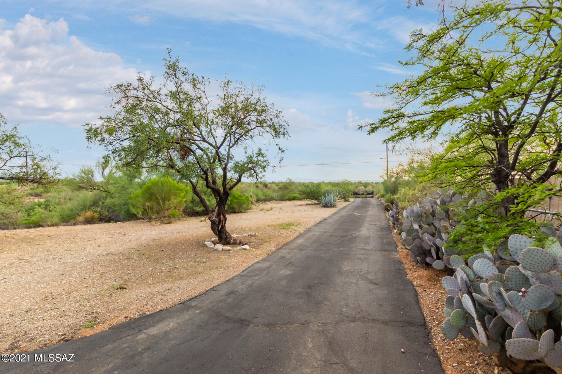 1040 North Wentworth Road Vail, AZ 85641 - Photo 30 of 33