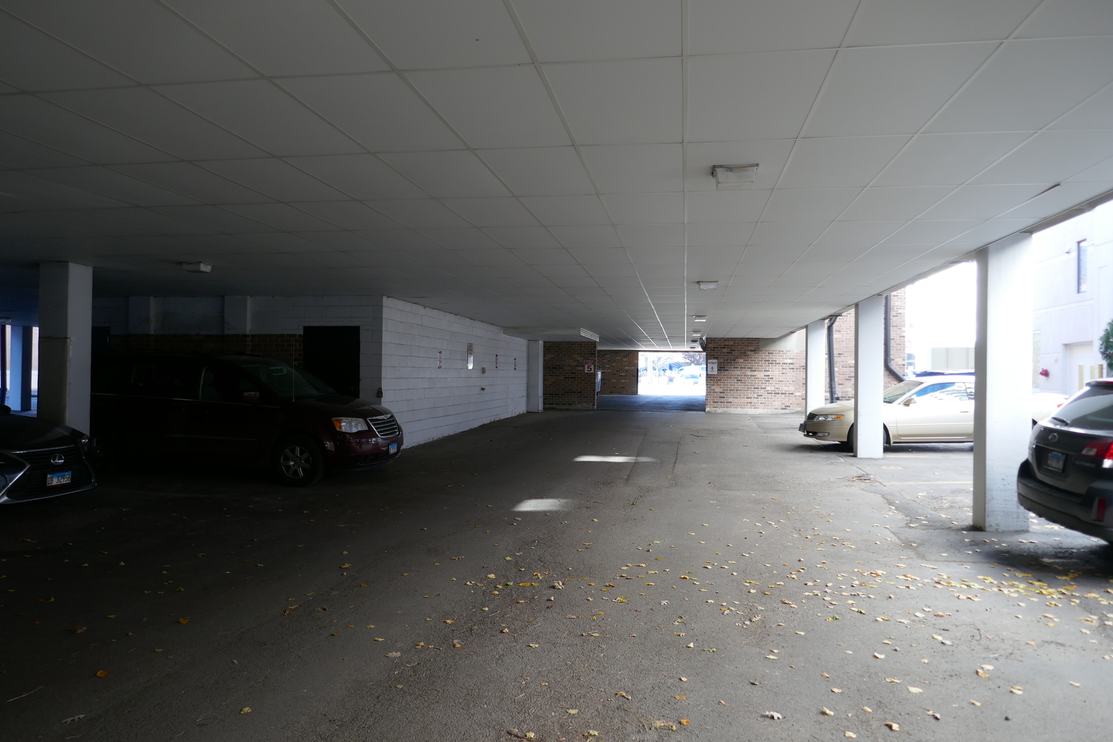 603 South River Road, Unit 2M Des Plaines, IL 60016 - Photo 19 of 20 a view of a livingroom with furniture