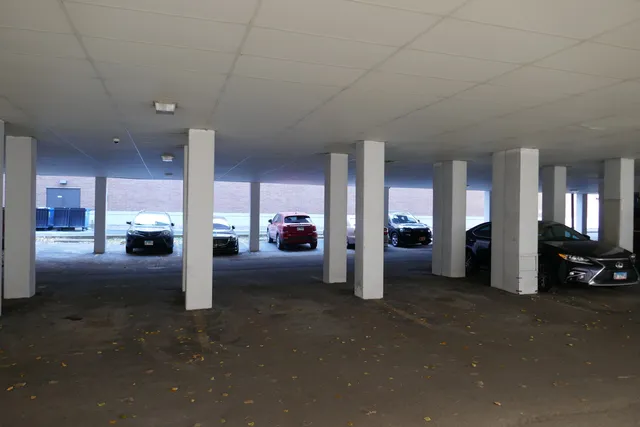 $245,000 | 603 South River Road, Unit 2M, Des Plaines, IL 60016