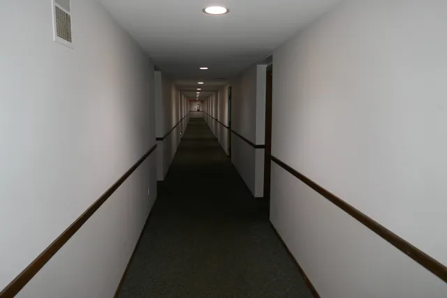 $245,000 | 603 South River Road, Unit 2M, Des Plaines, IL 60016